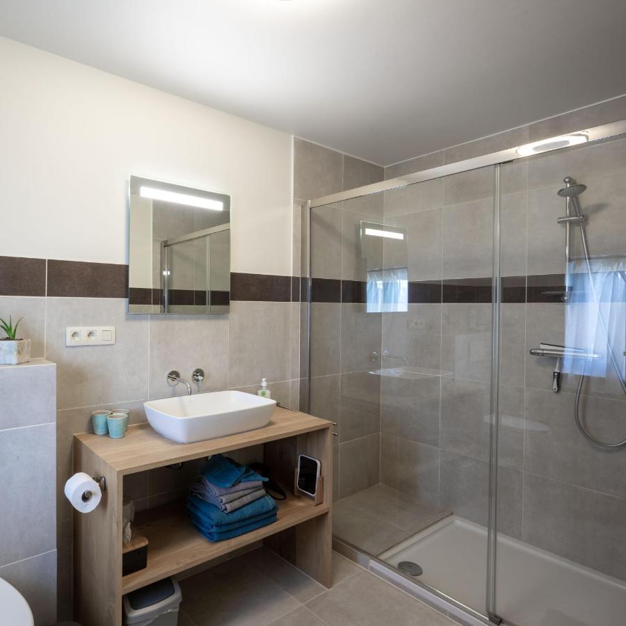 B&B De Bloesem Hoeselt ภายนอก รูปภาพ