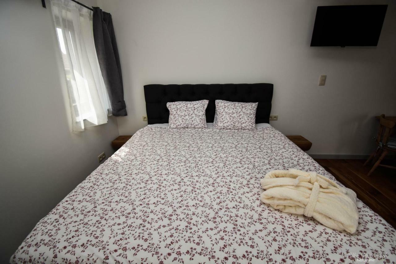 B&B De Bloesem Hoeselt ภายนอก รูปภาพ